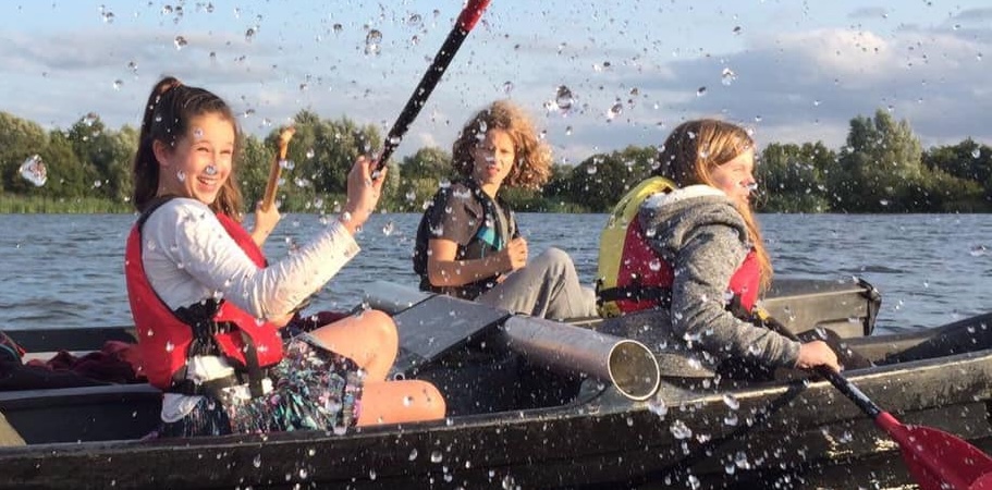 Fun_in_a _kayak Cotswold_Teenagers Fun_in_a _kayak Cotswold_Teenagers