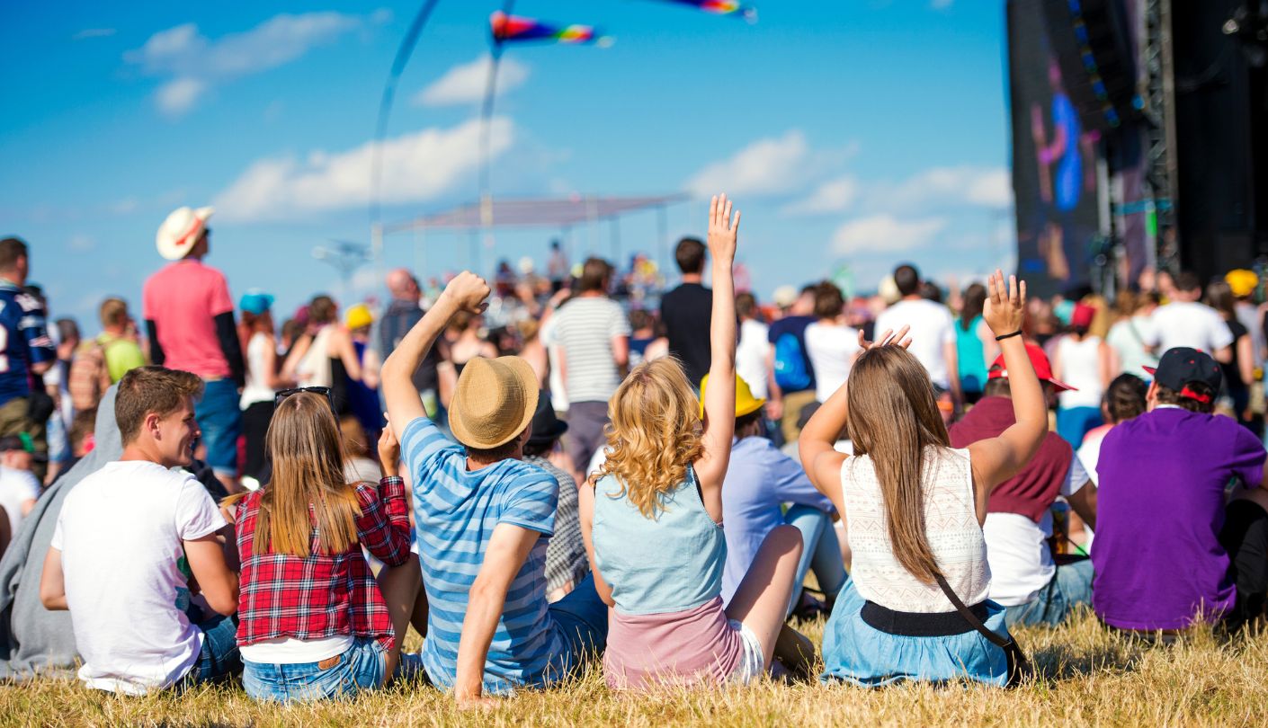 Cotswold Festivals + Events 2 Cotswold Festivals + Events 2